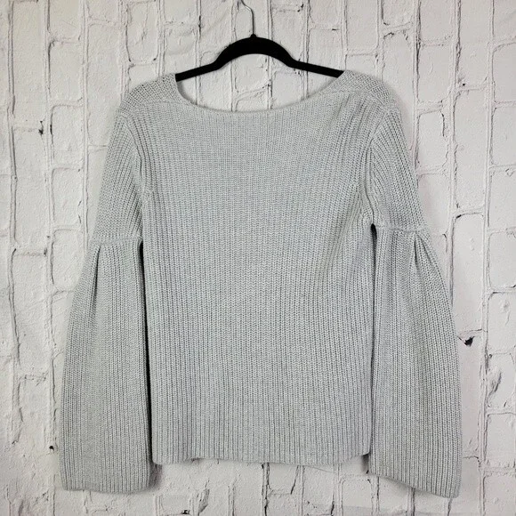 Lovers & Friends Addison gray ribbed knit flared sleeve v cut neckline sweater - Picture 5 of 10